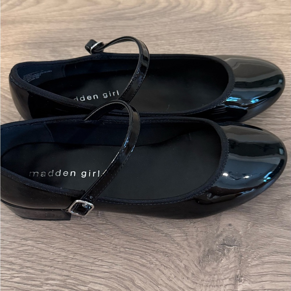 🖤 Madden Girl Tutu Mary Jane Flats – Size 6 🖤
✨ Barely Worn – Used Only Once!